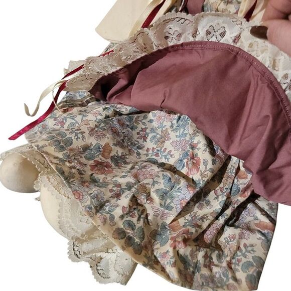 Vintage Rabbit 20" Tall Mauve Floral Dress & Pants Ribbon Accents - Picture 5 of 8